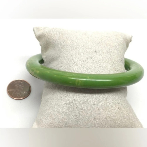 BAKELITE Vintage 1940s Spinach Green/Creamed Corn Marbled Bracelet TESTED - Picture 4 of 5
